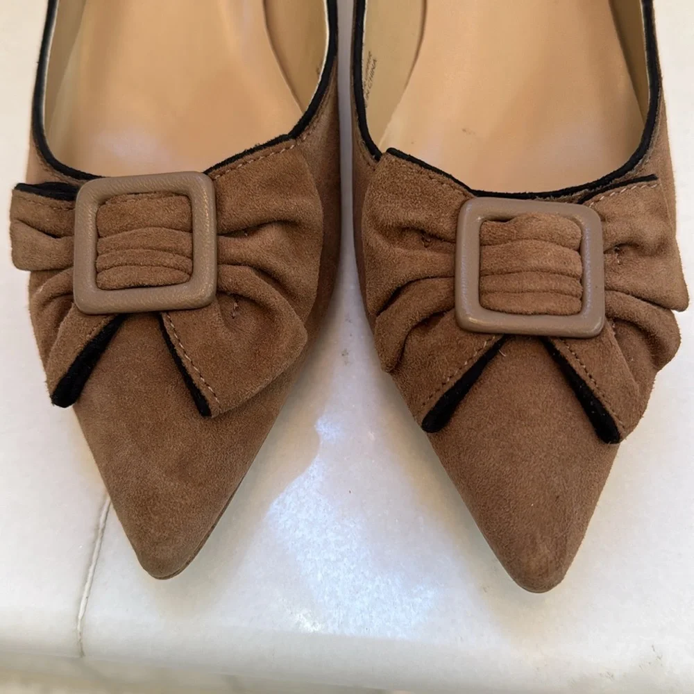 Tahari Brown Suede Heels with Bow Accent, 6 1/2 - Picture 4 of 9